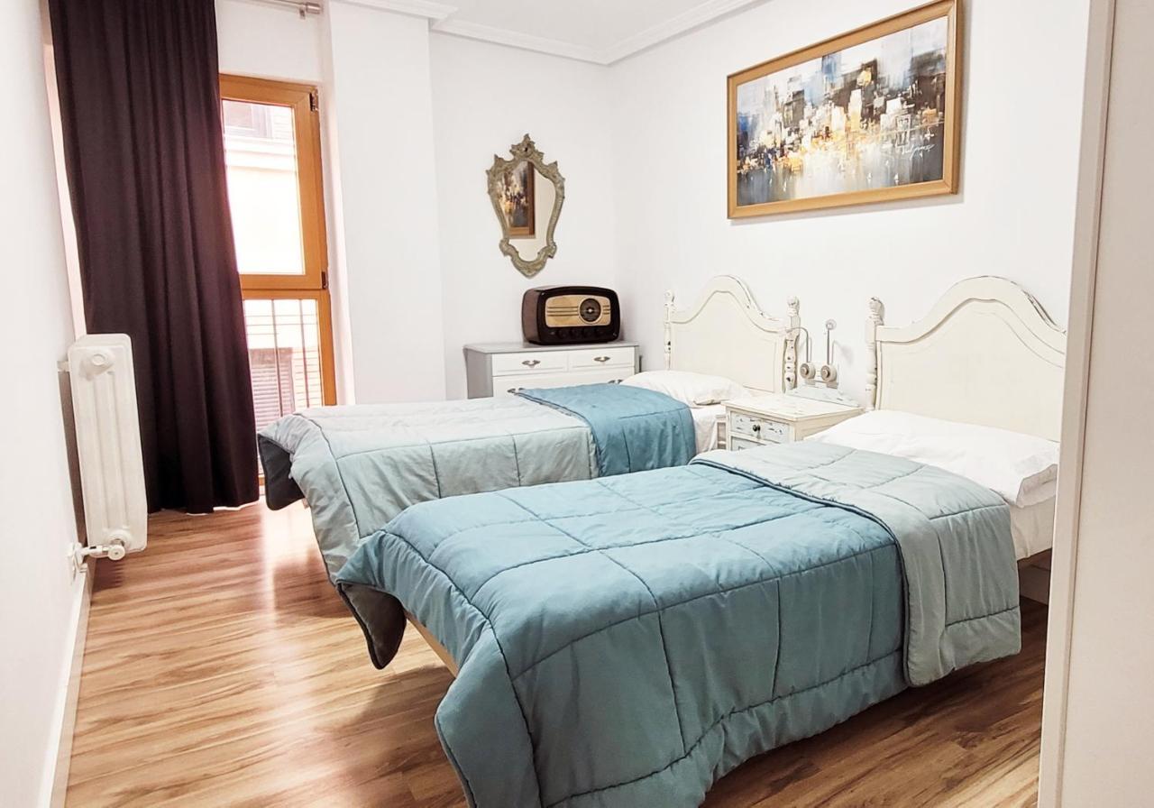 Www Sanmartinplaza Es En El Corazon Del Casco Historico Apartment Leon Ngoại thất bức ảnh