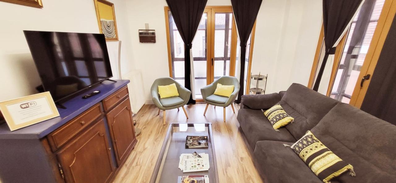 Www Sanmartinplaza Es En El Corazon Del Casco Historico Apartment Leon Ngoại thất bức ảnh